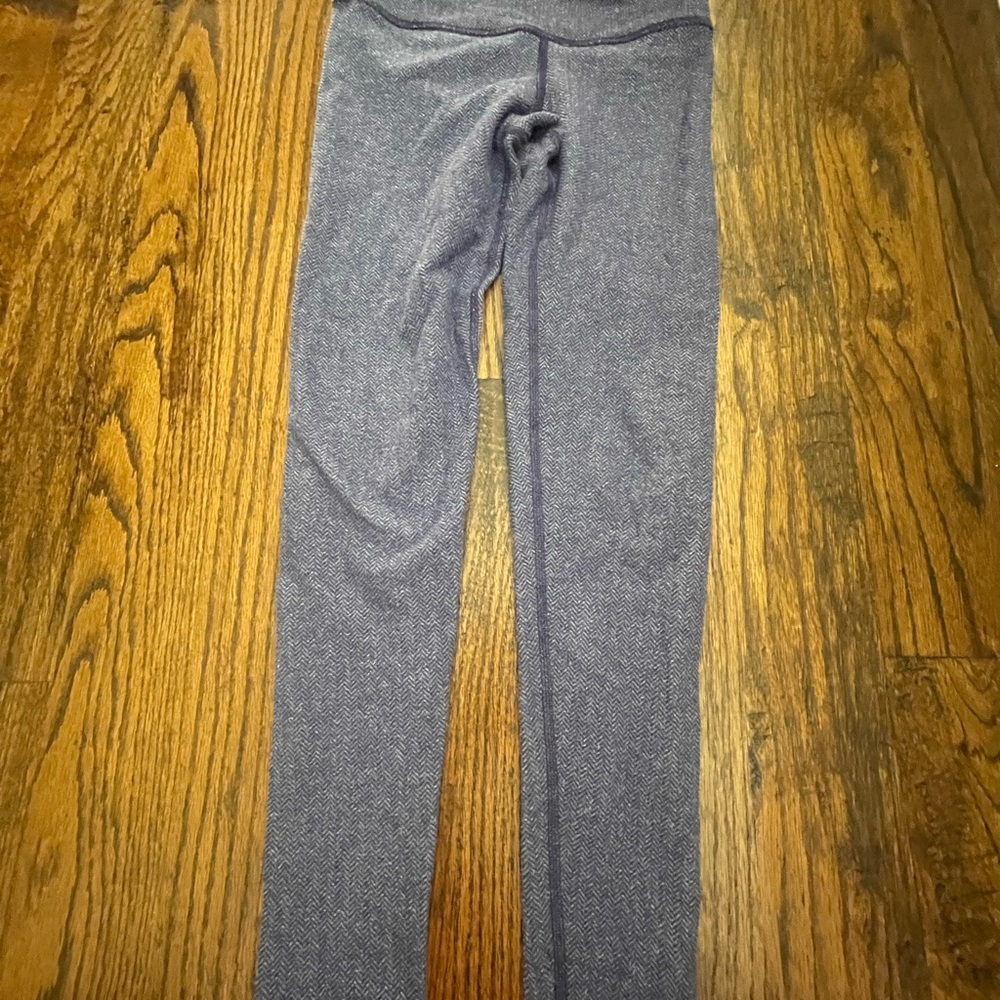 2 pairs of ivivvia leggings